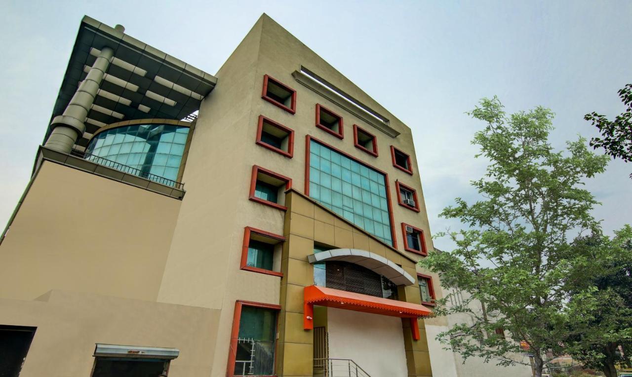 ג'לנדהר Itsy Hotels Oasis Inn מראה חיצוני תמונה